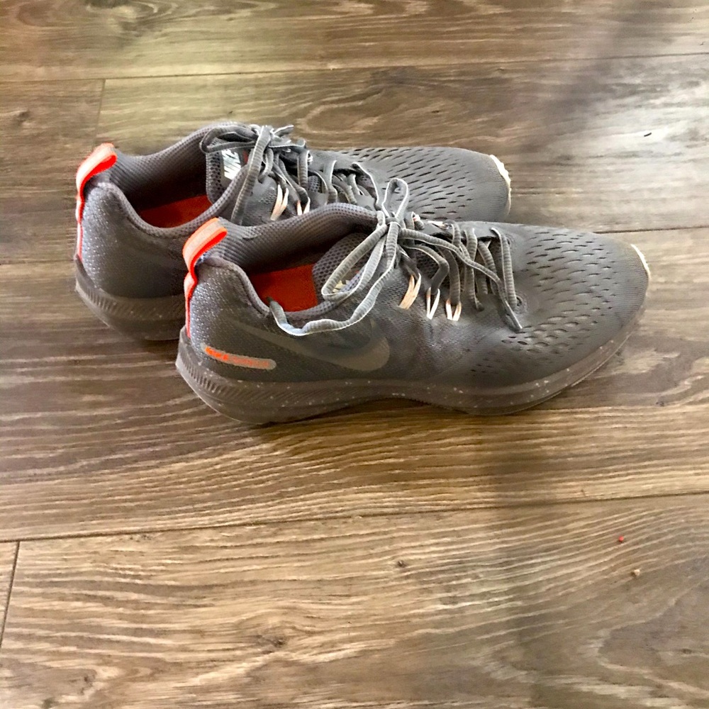 Nike Shield Zoom Winslow4 women’s shoes